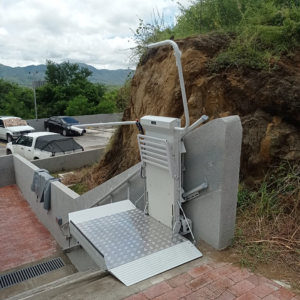 PLATAFORMA SALVAESCALERAS RECTA (11)