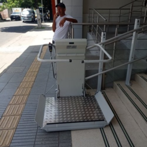 PLATAFORMA SALVAESCALERAS RECTA (5)