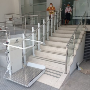 PLATAFORMA SALVAESCALERAS RECTA (6)