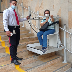 PLATAFORMA SALVAESCALERAS RECTA (9)