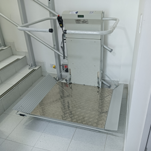 Plataforma salvaescaleras omega